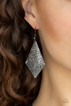 Load image into Gallery viewer, Texture Retreat - Black Earrings