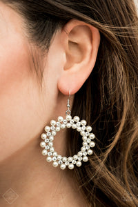 Pearly Poise- White Earrings