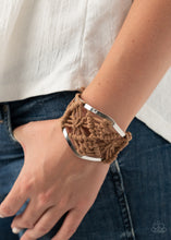Load image into Gallery viewer, Macrame Mode - Brown Bracelet