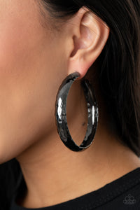 Check Out These Curves - Black Earrings